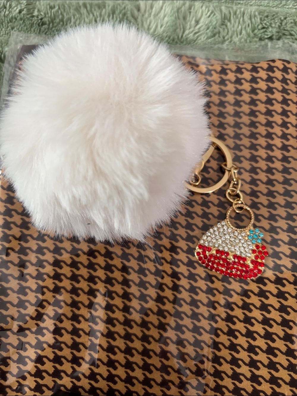 🧣Scarf- Bag Charm & Brooch- Fashion - Picture 3 of 3